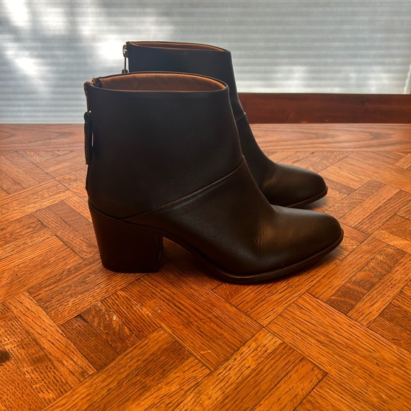 Nisolo Dari Boot, 7.5, Black, lightly used - Picture 5 of 12